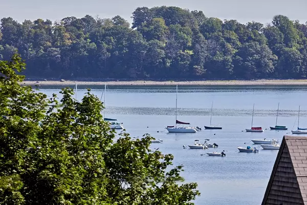 Hingham, MA 02043,37 Governor Long Rd