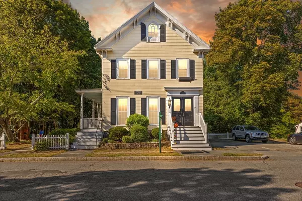 Reading, MA 01867,22 Union Street #1