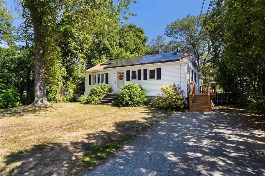 7 Anna Rd, Woburn, MA 01801