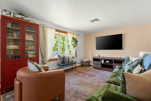 Woburn, MA 01801,7 Anna Rd