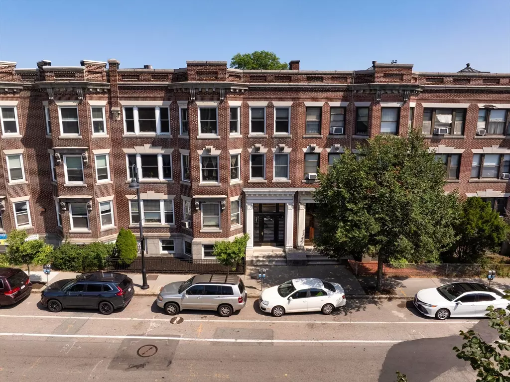 Brookline, MA 02446,181 Harvard Street