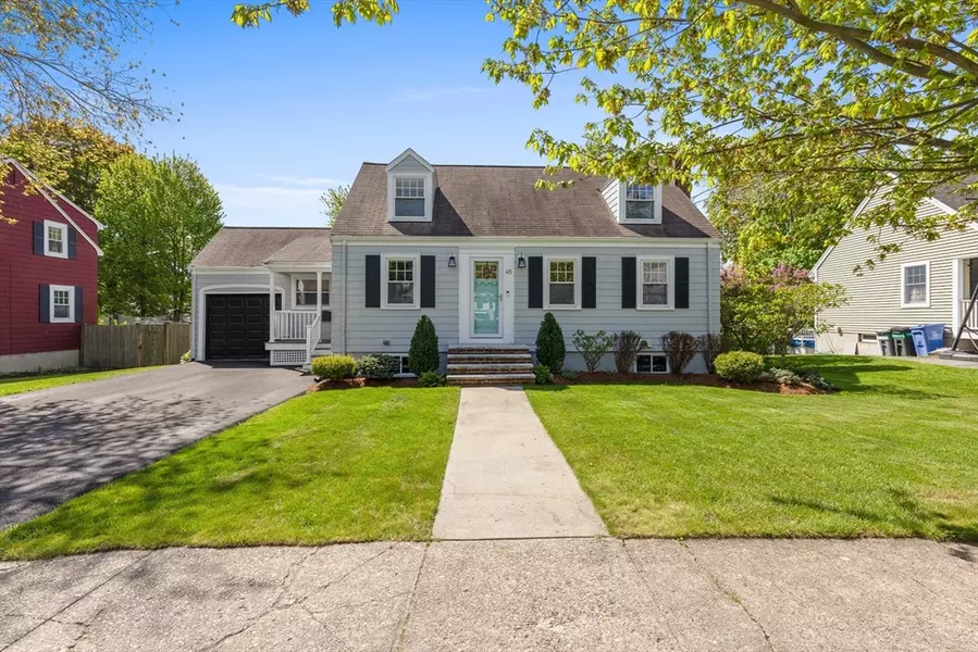 45 Aborn Ave, Wakefield, MA 01880