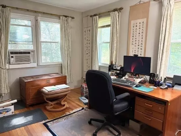 Amherst, MA 01002,14 Pebble Ridge Road