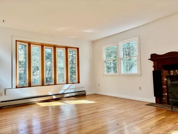 Amherst, MA 01002,14 Pebble Ridge Road