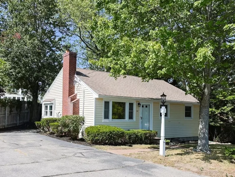 767 Washington St, Dedham, MA 02026