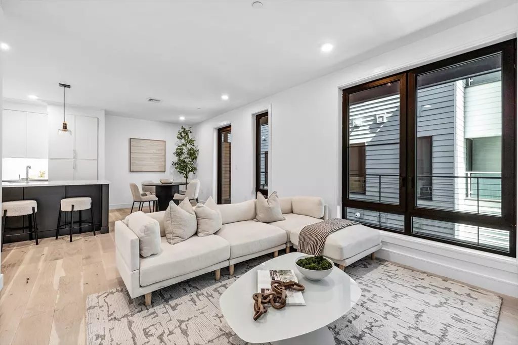 Boston, MA 02127,33 A St. #404