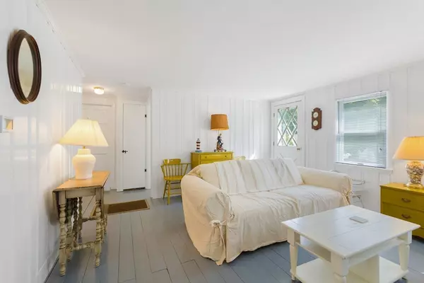 Harwich, MA 02671,6 Bayberry Lane