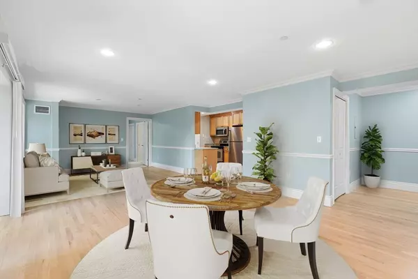 Wellesley, MA 02482,12 Russell Rd #303