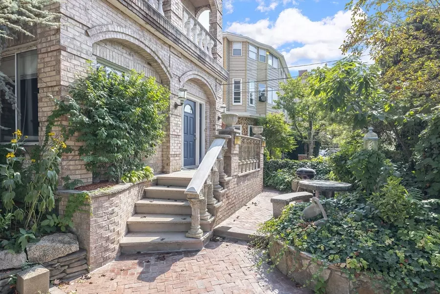 110 High St #2, Waltham, MA 02453