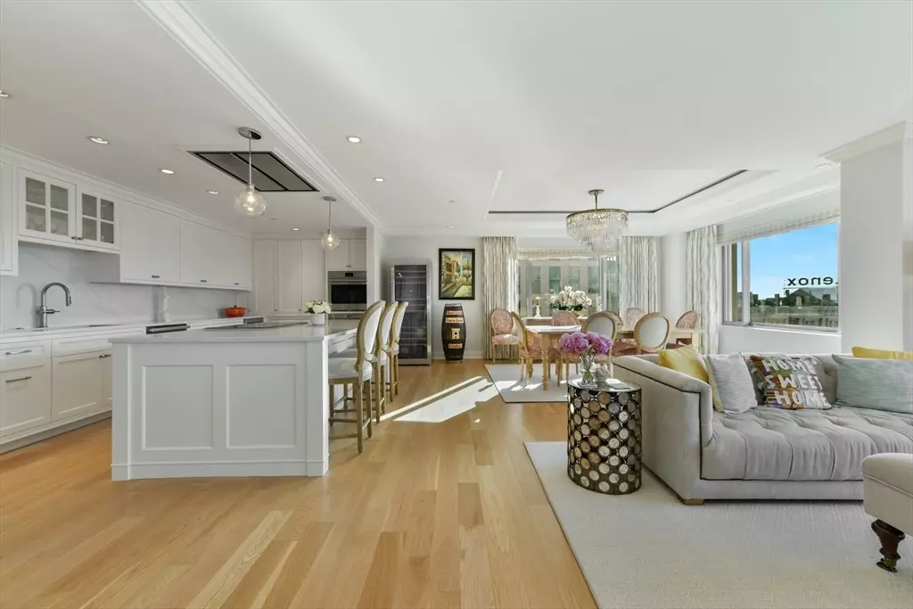 Boston, MA 02116,1 Huntington Avenue #1202