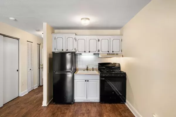 North Reading, MA 01864,3 Greenbriar Dr #103