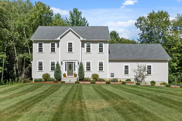 49 Warren St, Upton, MA 01568