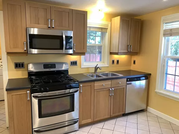 Natick, MA 01760,5 Whalen Ln