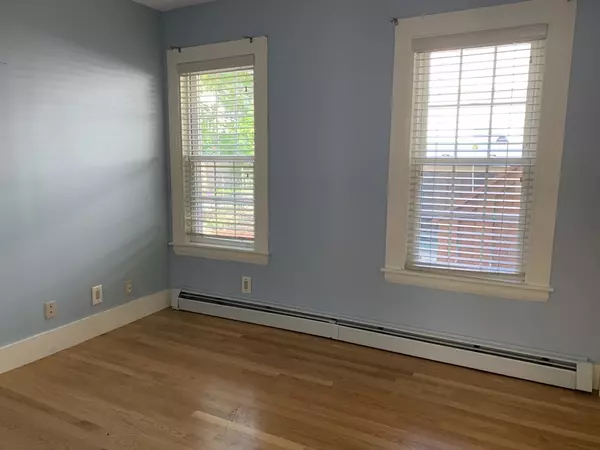 Natick, MA 01760,5 Whalen Ln