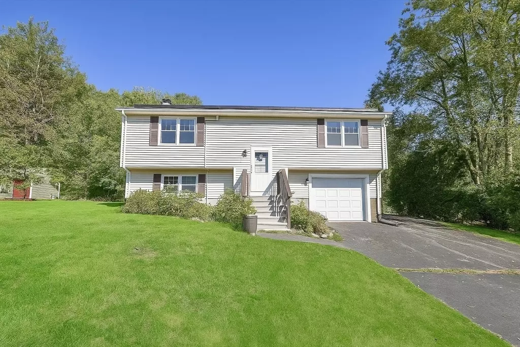 Oxford, MA 01540,20 Marcam Village Rd #20