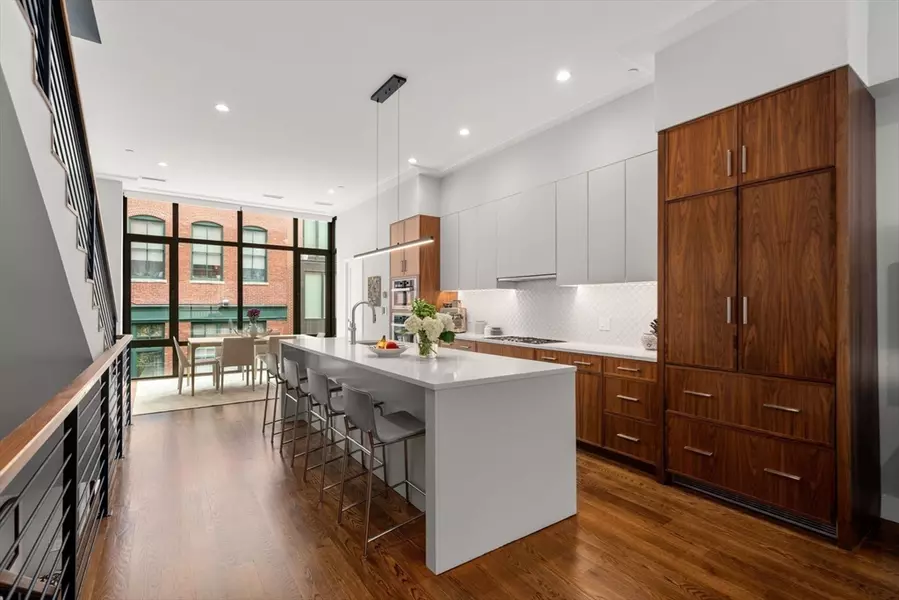 1-17 Edgerly Pl #9, Boston, MA 02116