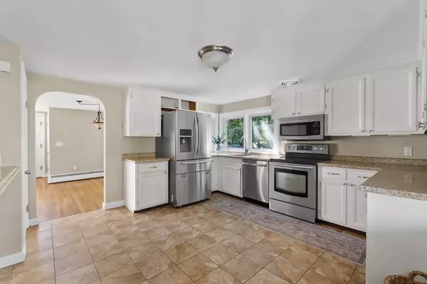 Wakefield, MA 01880,117 Salem St