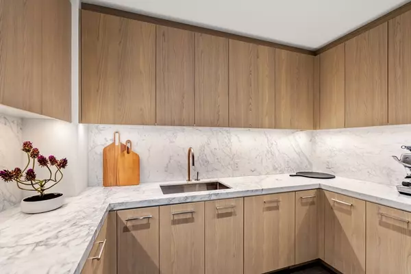 Boston, MA 02116,430 Stuart St #27DE