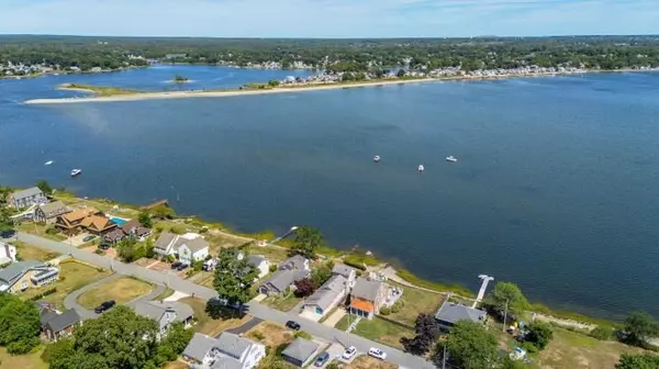 Swansea, MA 02777,110 Seaview Ave