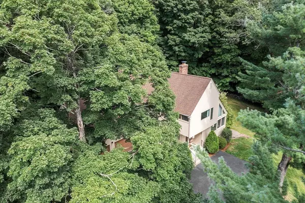 Southborough, MA 01772,33 Valley Rd