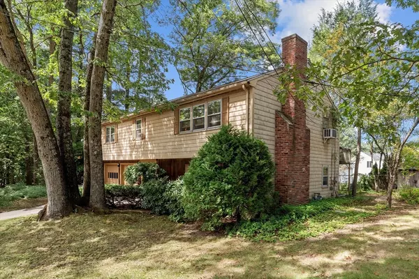 Framingham, MA 01701,8 Emily Road