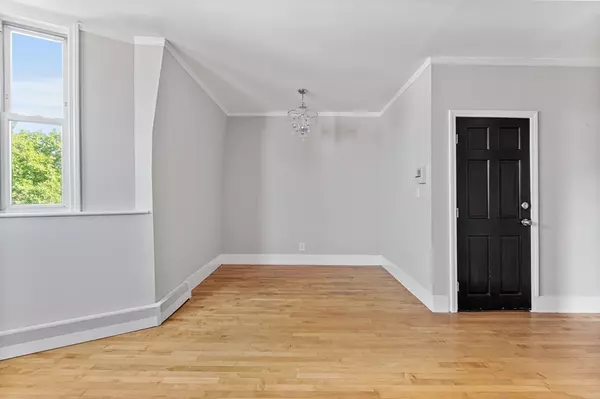 Cambridge, MA 02139,260-262 Sidney St #3R