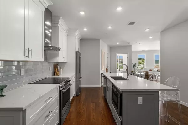 Boston, MA 02127,267 Old Colony #605