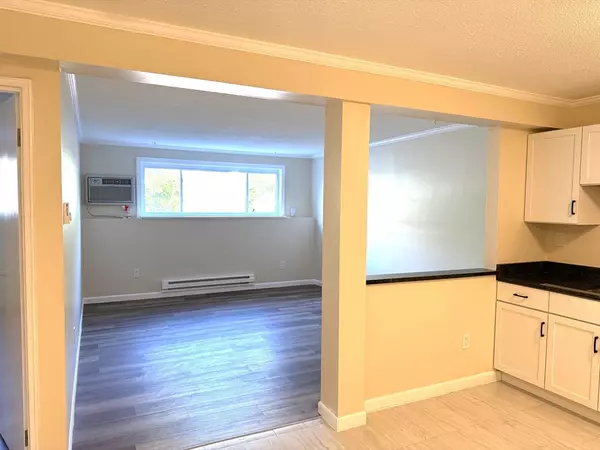 Stoughton, MA 02072,58 Union Street #15