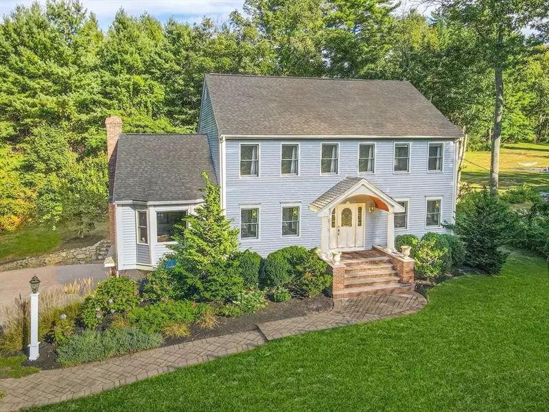 270 South St, Medfield, MA 02052
