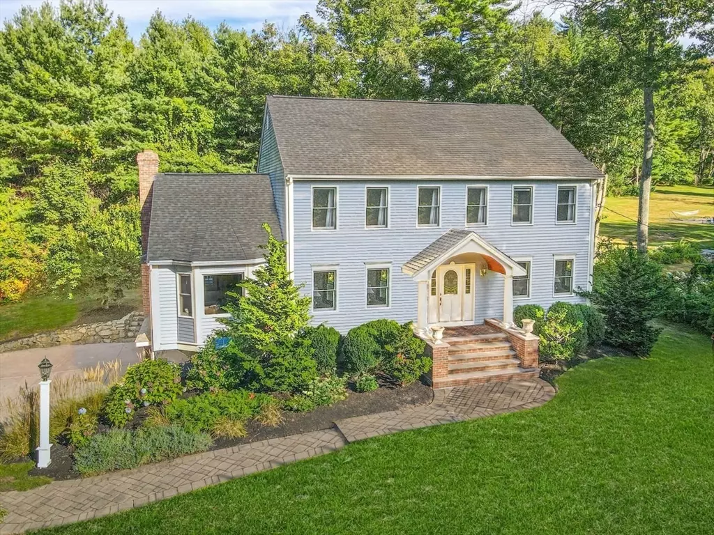 Medfield, MA 02052,270 South St