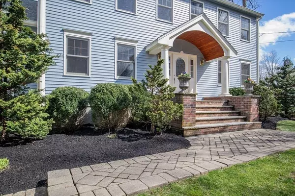 Medfield, MA 02052,270 South St