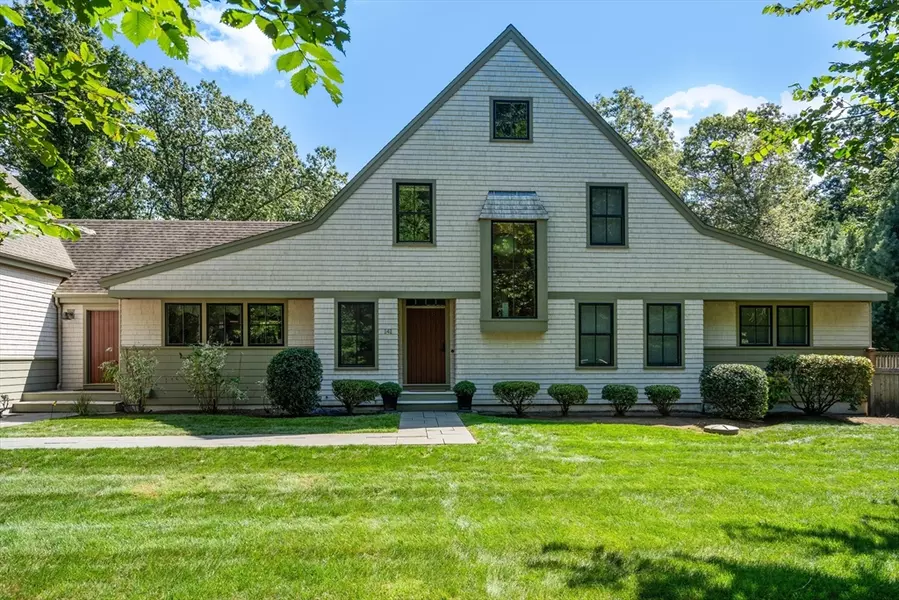 141 Gun Hill St, Milton, MA 02186