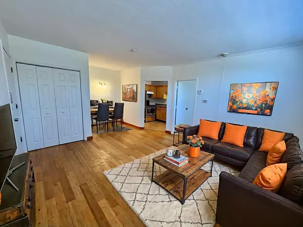 Weymouth, MA 02188,8 Tara Dr #2