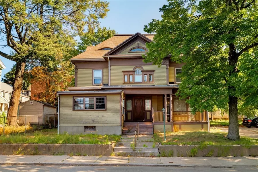 17 Monmouth St, Somerville, MA 02143