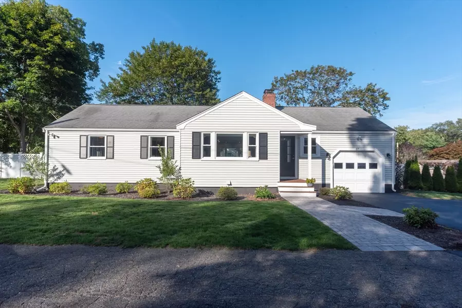37 Gates Ave, Hudson, MA 01749