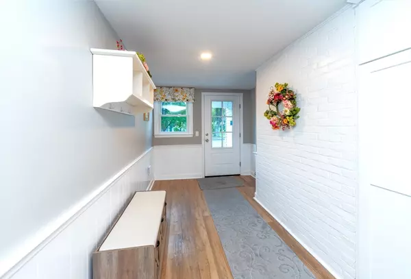 Hudson, MA 01749,37 Gates Ave