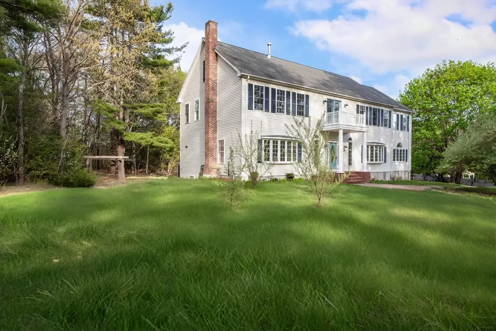 Mendon, MA 01756,24 Bates St