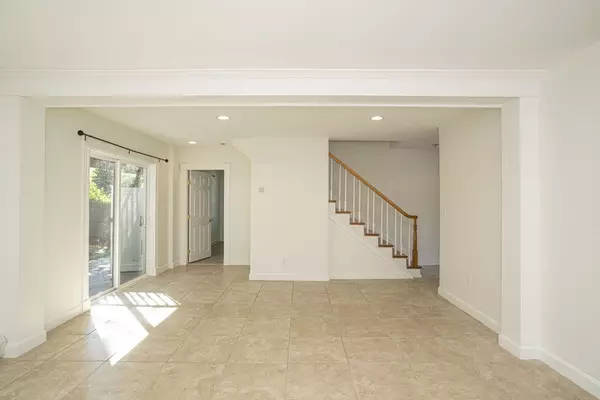 Plymouth, MA 02360,7 Windsor Dr