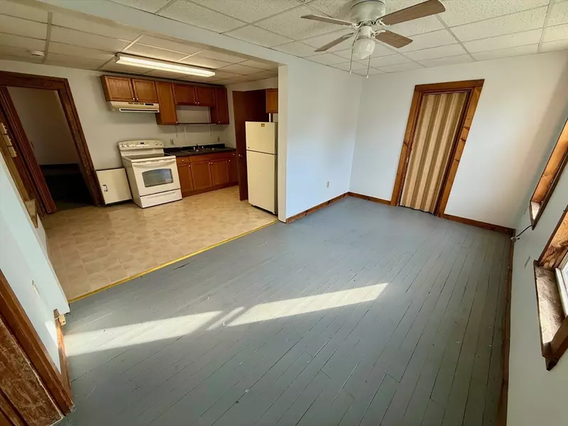 285 East St #2, Ludlow, MA 01056