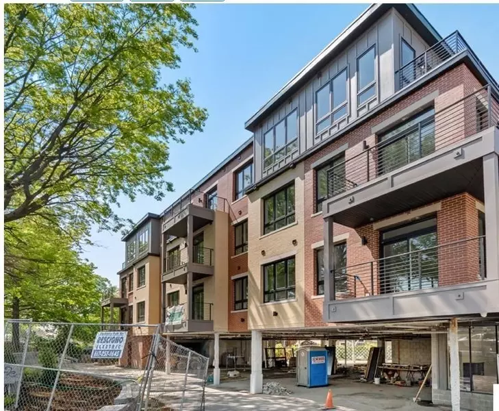 302 Broadway #305, Everett, MA 02149