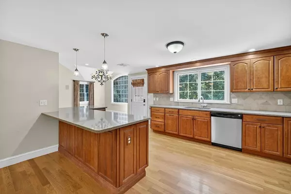 Lynnfield, MA 01940,7 Yorkshire Drive