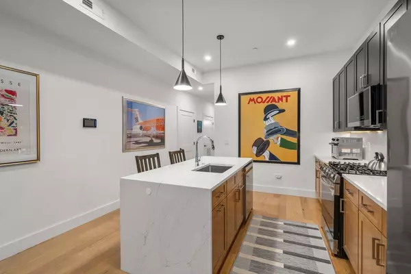Boston, MA 02128,231 Everett #1