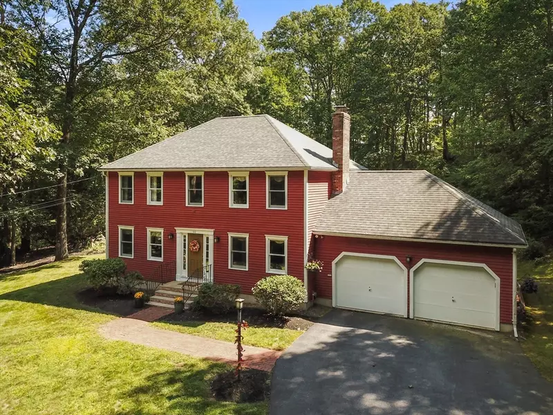 60 Allen Rd, Sturbridge, MA 01566