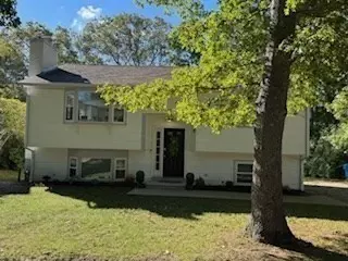 11 Pershing Drive, Falmouth, MA 02536