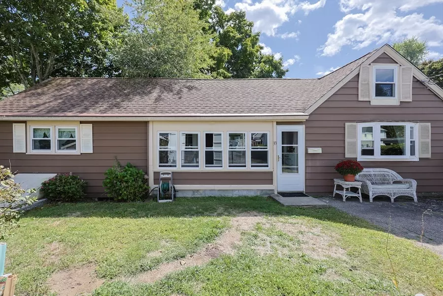 33 Monroe St, Taunton, MA 02780