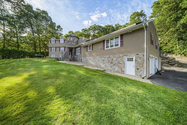 Ludlow, MA 01056,235 James St