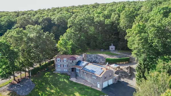 Ludlow, MA 01056,235 James St