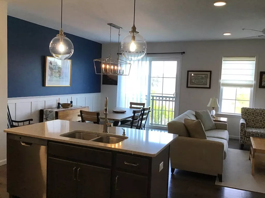 Plymouth, MA 02360,2 Mariners Way #301