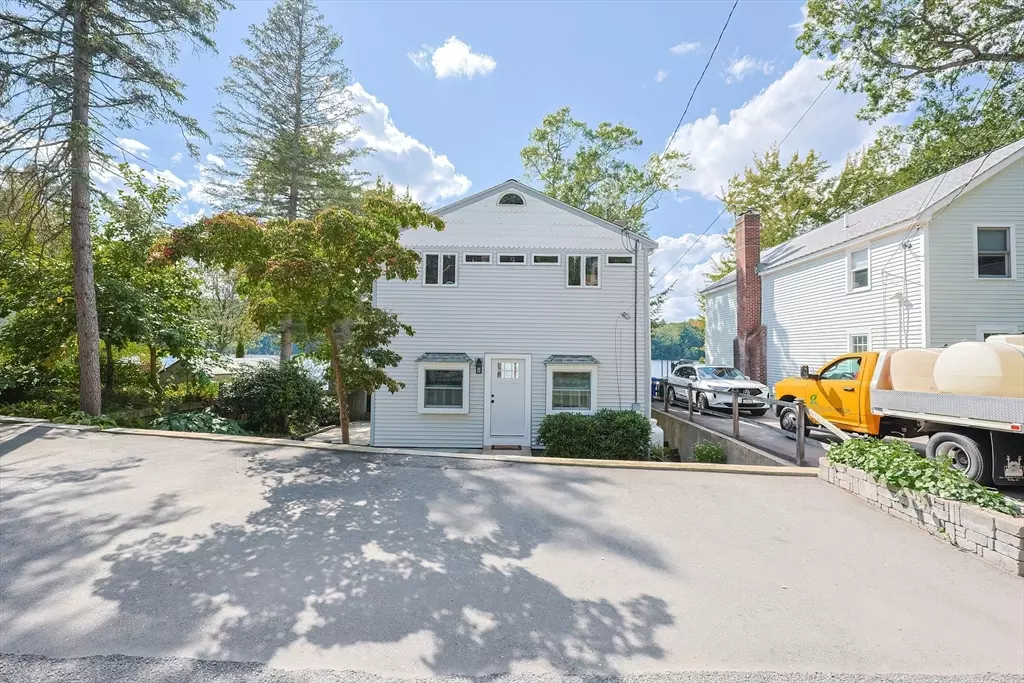 Hopkinton, MA 01748,18 Lakeshore Drive