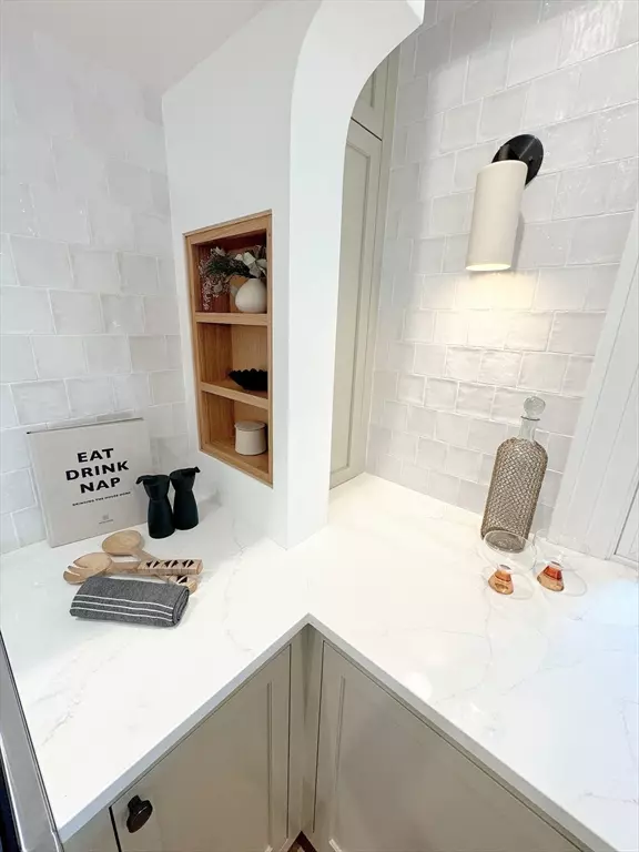 Newburyport, MA 01950,8 Milk Street #A